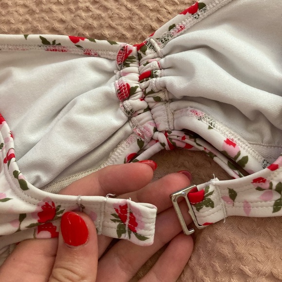 Target Xhilaration full piece cutout swimsuit - Picture 3 of 5